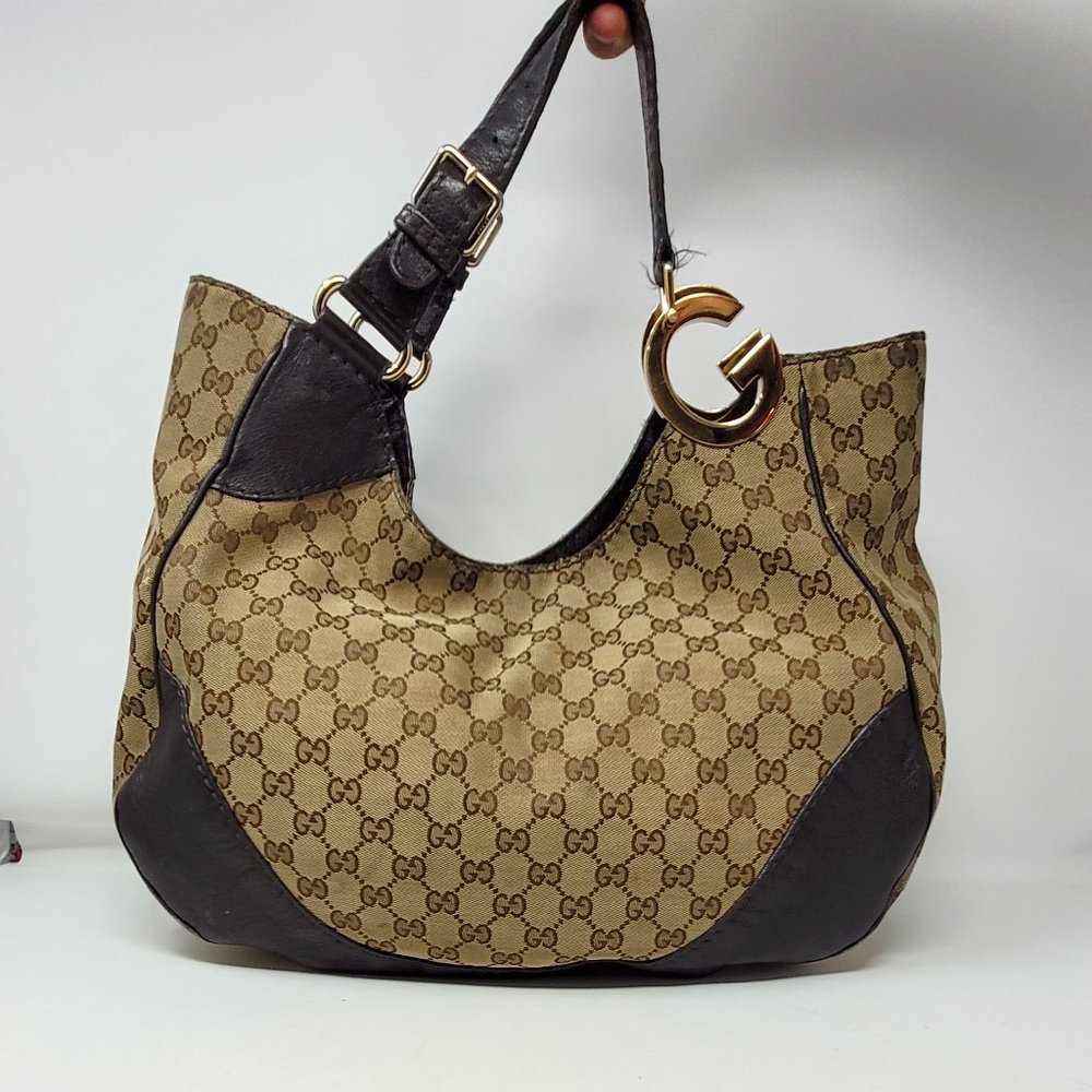 GUCCI G Logo Shoulder Bag